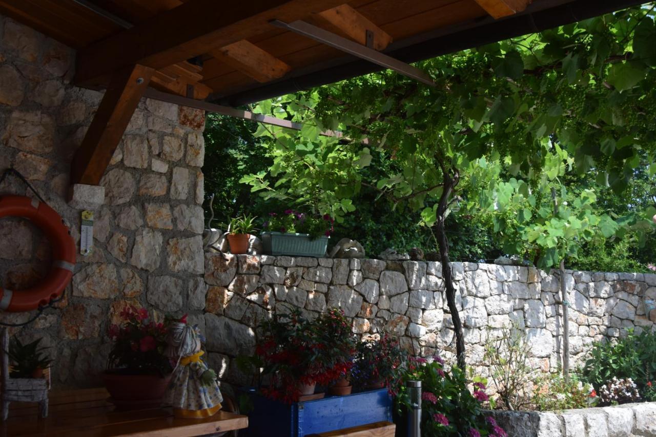 Apartments Sandra Brseč المظهر الخارجي الصورة