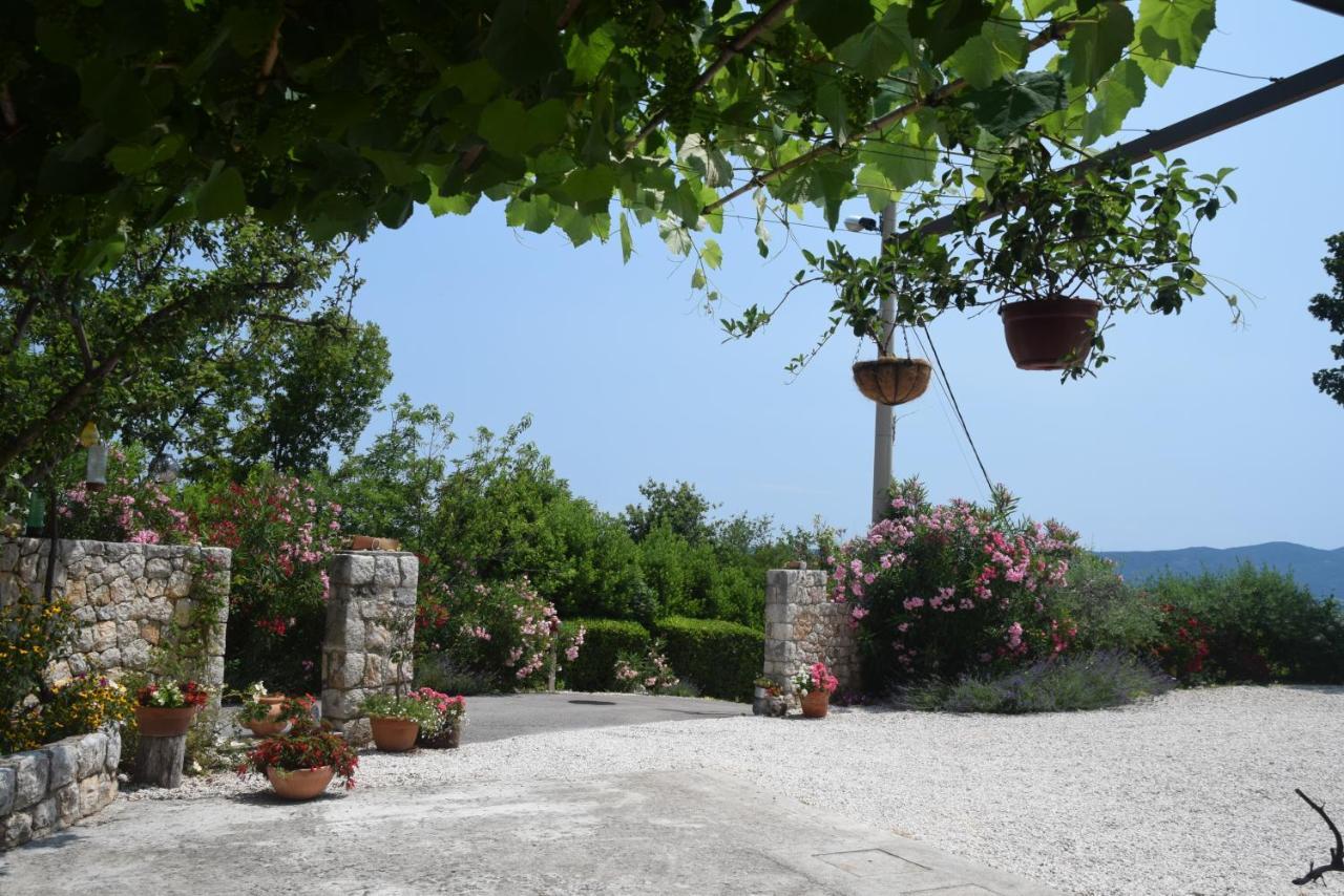 Apartments Sandra Brseč المظهر الخارجي الصورة